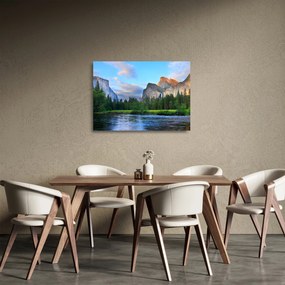 Tablou pe sticlă cu peisaj montan sălbatic (70x50 cm)