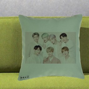 Perna Personalizata K-pop BTS Foto Grup Landscape Pastel, 40x40 cm, Verde, Husa Detasabila, Perna Inclusa, BEKZ®