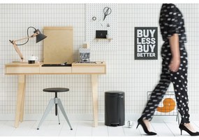 Coș de gunoi negru mat cu pedală din oțel 12 l NewIcon – Brabantia