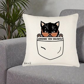 Perna Decorativa Judging You Silently Pisica Buzunar, 40x40 cm, Crem Reliefat, Husa Detasabila, Perna Inclusa, BEKZ®