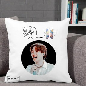 Perna Personalizata K-pop BTS J-Hope Portret cu Autograf, 40x40 cm, Alba Mata, Husa Detasabila, Perna Inclusa, BEKZ®