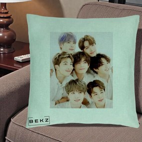 Perna Personalizata K-pop BTS Foto Grup Fete Albe, 40x40 cm, Verde Menta, Husa Detasabila, Perna Inclusa, BEKZ®