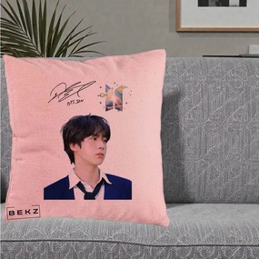 Perna Personalizata K-pop BTS Jin Portret Tinuta Albastra Autograf, 40x40 cm, Roz, Husa Detasabila, Perna Inclusa, BEKZ®
