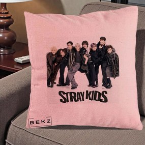 Perna Personalizata K-pop Stray Kids Outfit Negru, 40x40 cm, Roz, Husa Detasabila, Perna Inclusa, BEKZ®