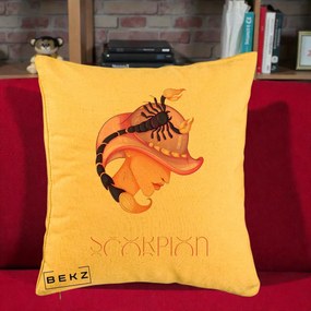 Perna Personalizata Zodiac Scorpion Cowgirl, 40x40 cm, Galben, Husa Detasabila, Perna Inclusa, BEKZ®