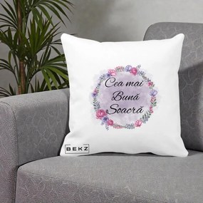 Cadou pentru Soacra - Perna Personalizata Cea mai Buna Soacra cu Coronita Flori Roz si Mov, 40x40 cm, Alba Mata, Husa Detasabila, Perna Inclusa, BEKZ®
