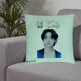 Perna Personalizata K-pop BTS V Taehyung Portret cu Autograf, 40x40 cm, Verde Menta, Husa Detasabila, Perna Inclusa, BEKZ®