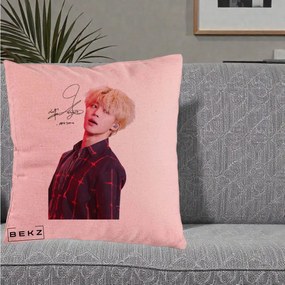 Perna Personalizata K-pop BTS Jimin Portret Artistic par Blond Autograf, 40x40 cm, Roz, Husa Detasabila, Perna Inclusa, BEKZ®