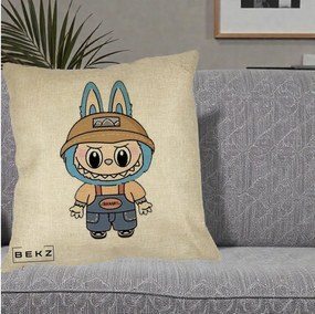 Perna Personalizata Labubu Toanart Blugi, 40x40 cm, Crem, Husa Detasabila, Perna Inclusa, BEKZ®