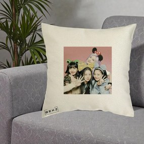 Perna Personalizata K-pop BLACKPINK Accesorii Haioase, 40x40 cm, Ecru, Husa Detasabila, Perna Inclusa, BEKZ®