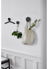 Cârlig negru de montat pe perete din lemn de stejar Milford – Rowico