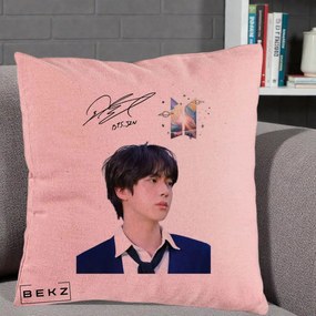 Perna Personalizata K-pop BTS Jin Portret Tinuta Albastra Autograf, 40x40 cm, Roz, Husa Detasabila, Perna Inclusa, BEKZ®