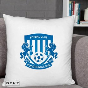 Perna Personalizata FC Politehnica Iasi Fotbal, 40x40 cm, Alb Pufos, Husa Detasabila, Perna Inclusa, BEKZ®