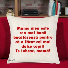 Cadou pentru Mama - Perna Personalizata Mama cea Mai Buna Bucatareasa, 40x40 cm, Crem Reliefat, Husa Detasabila, Perna Inclusa, BEKZ®