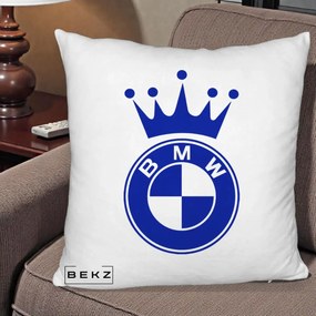 Perna Personalizata cu emblema BMW si Coroana, 40x40 cm, Alb Pufos, Husa Detasabila, Perna Inclusa, BEKZ®