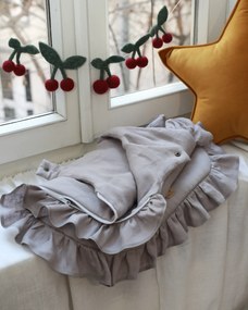 Sac de dormit pana la 9 luni, In Gri cu volanase by BabyLy cu umplutura antialergica BabySoft  , marimea S, 2 TOG pe tot parcursul anului