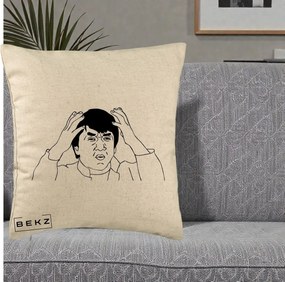 Perna Decorativa Jackie Chan WTF, 40x40 cm, Bej, Husa Detasabila, Perna Inclusa, BEKZ®