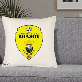 Perna Personalizata FC Brasov Fotbal Romania, 40x40 cm, Crem Reliefat, Husa Detasabila, Perna Inclusa, BEKZ®