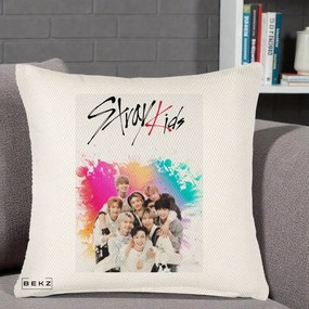 Perna Personalizata K-pop Stray Kids cu Splash Multicolor, 40x40 cm, Crem Reliefat, Husa Detasabila, Perna Inclusa, BEKZ®