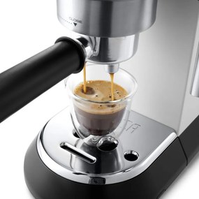 Espressoare DeLonghi EC685.W, 1300W, 15 bar, 1.1 l, 3 adaptoare, Controlul temperaturii, Alb