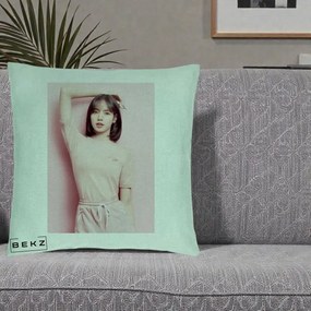 Perna Personalizata K-pop BLACKPINK Lisa Roz, 40x40 cm, Verde Menta, Husa Detasabila, Perna Inclusa, BEKZ®