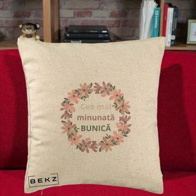 Cadou pentru Bunica - Perna Personalizata Cea Mai Minunata Bunica Coronita Flori Roz, 40x40 cm, Bej, Husa Detasabila, Perna Inclusa, BEKZ®
