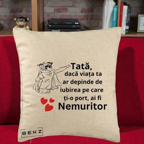 Cadou pentru Tata - Perna Personalizata Tata Nemuritor Supererou cu Masca, 40x40 cm, Bej, Husa Detasabila, Perna Inclusa, BEKZ®