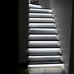 Kit Iluminat De Lux pentru Scări, 16 Trepte – Iluminare Reglabilă și Funcțională pentru Interioare Moderne