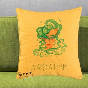 Perna Personalizata Zodiac Varsator Cowgirl, 40x40 cm, Galben, Husa Detasabila, Perna Inclusa, BEKZ®