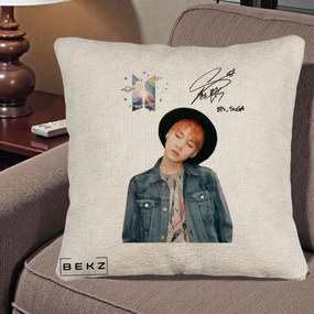 Perna Personalizata K-pop BTS Suga par Portocaliu Palarie Autograf, 40x40 cm, Bej Canapea, Husa Detasabila, Perna Inclusa, BEKZ®