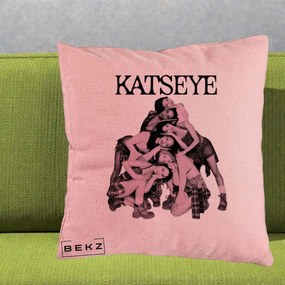 Perna Personalizata K-pop KATSEYE Foto Roz Vintage, 40x40 cm, Roz, Husa Detasabila, Perna Inclusa, BEKZ®