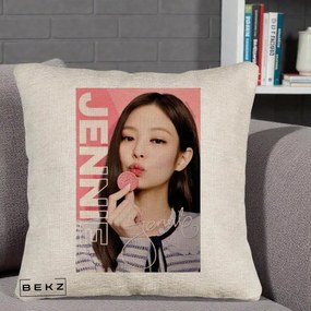 Perna Personalizata K-pop BLACKPINK Jennie cu Semnatura si Fond Roz, 40x40 cm, Bej Canapea, Husa Detasabila, Perna Inclusa, BEKZ®