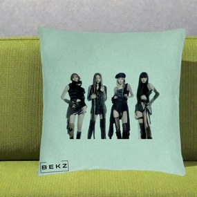 Perna Personalizata K-pop BLACKPINK Tinute Negre Elegante Grup, 40x40 cm, Verde Menta, Husa Detasabila, Perna Inclusa, BEKZ®