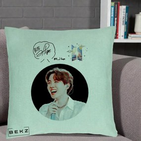 Perna Personalizata K-pop BTS J-Hope Portret cu Autograf, 40x40 cm, Verde Menta, Husa Detasabila, Perna Inclusa, BEKZ®