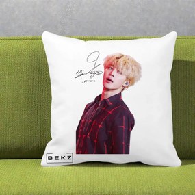 Perna Personalizata K-pop BTS Jimin Portret Artistic par Blond Autograf, 40x40 cm, Alba Mata, Husa Detasabila, Perna Inclusa, BEKZ®