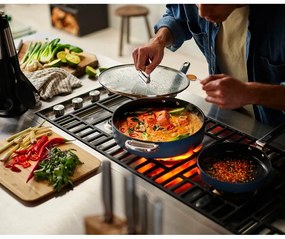 Tigaie cu capac/cu suprafață ceramică ø 28 cm Space – Joseph Joseph