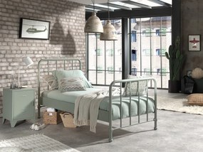 Set BRONXX este format din Pat copiiul BRONXX verde măsliniu (90x200 cm) cu NOPTIERA camera copiiasortată verde măsliniu.