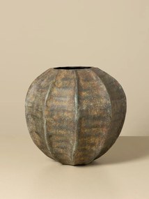 Vază din aluminiu cu nervuri verticale, maro-verde, formă rotundă, finisaj patinat, 22×24 cm, „Hull"