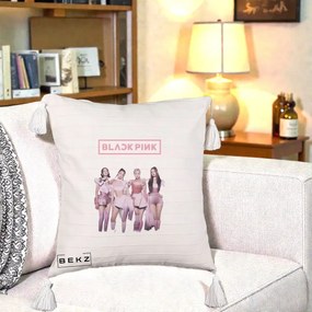 Perna Personalizata K-pop BLACKPINK Fotografie Grup Tinute Roz, 40x40 cm, Bej cu Franjuri, Husa Detasabila, Perna Inclusa, BEKZ®