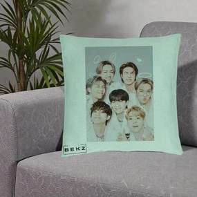 Perna Personalizata K-pop BTS Foto Grup Cute cu Animatii si 7 Membrii, 40x40 cm, Verde Menta, Husa Detasabila, Perna Inclusa, BEKZ®