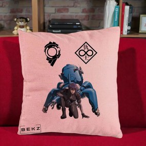 Perna Personalizata Ghost in the Shell Motoko si Tachikoma, 40x40 cm, Roz, Husa Detasabila, Perna Inclusa, BEKZ®