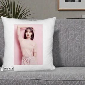 Perna Personalizata K-pop BLACKPINK Lisa Roz, 40x40 cm, Alb Pufos, Husa Detasabila, Perna Inclusa, BEKZ®