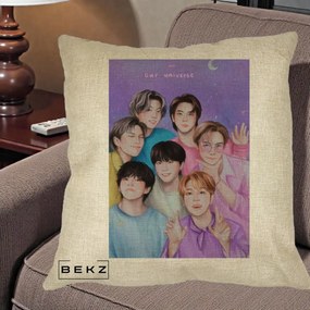 Perna Personalizata K-pop BTS Our Universe Fanart Violet Pastel, 40x40 cm, Crem, Husa Detasabila, Perna Inclusa, BEKZ®