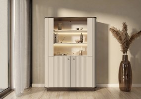 Vitrină Vesper 103 cm cu 4 uși - cașmir / nuc / mânere aurii