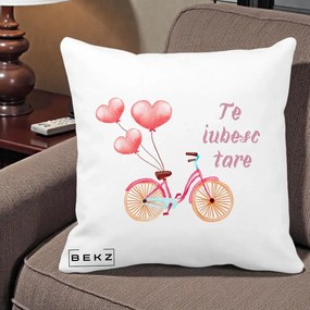 Perna Decorativa Te Iubesc Tare cu Bicicleta Roz si Baloane Inima, 40x40 cm, Alba Mata, Husa Detasabila, Perna Inclusa, BEKZ®