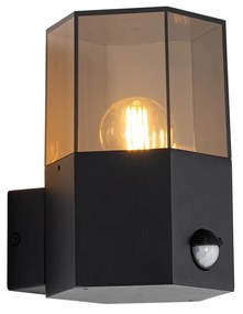 Lampă de perete exterioară neagră cu sticlă fumurie hexagon și senzor de mișcare - Denmark