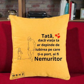 Cadou pentru Tata - Perna Personalizata Tata Nemuritor Joaca cu Mingea, 40x40 cm, Galben, Husa Detasabila, Perna Inclusa, BEKZ®