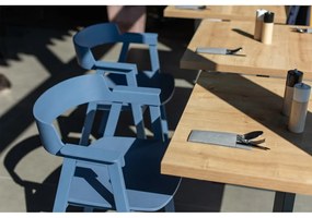 Scaun de dining albastru cu cotiere din lemn de stejar Flip – Gazzda