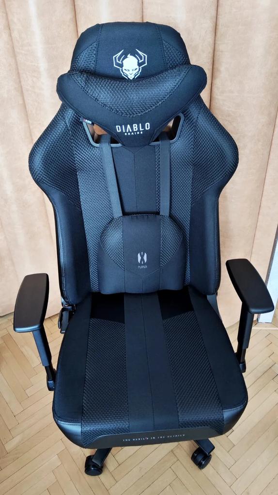 Înainte de aceasta, am avut același scaun timp de aproximativ 4 ani. Apoi a început să se clatine și a trebuit să fie înlăturat. Deoarece am fost foarte mulțumit de el și am adormit în el de mai multe ori, decizia a fost clară. Să cumpăr același scaun...