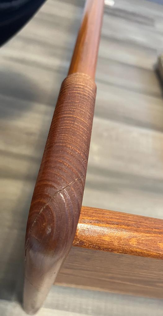 Am primit produsul cu defecte.
Tablia de la picioarele patului este crapata, se vede cum a fost lipita.
As dori inlocuirea a